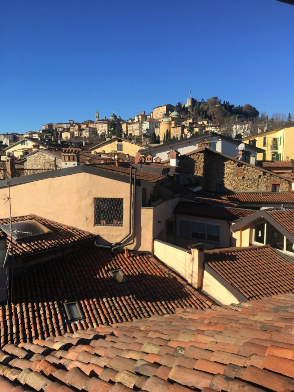 Casa Vacanza Fontana Del Delfino Bergamo Exterior foto